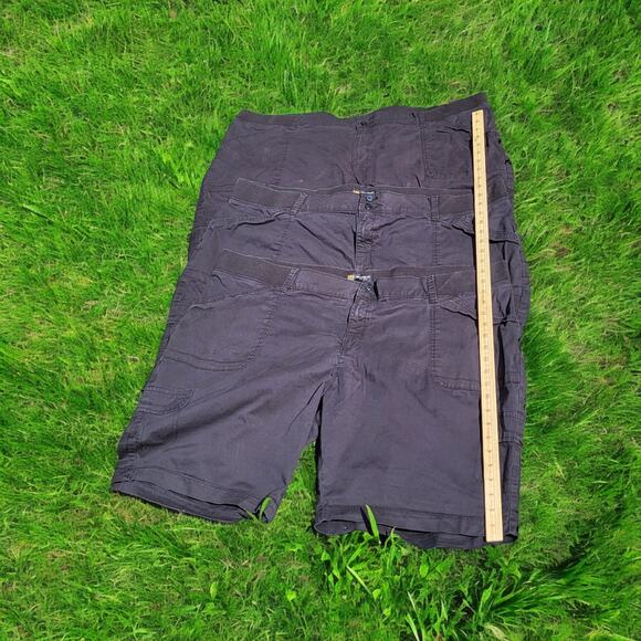 Lee Women's Relaxed Fit Cargo Shorts 26W Medium 2 button Black Dark Grey 130273 - Picture 4 of 7